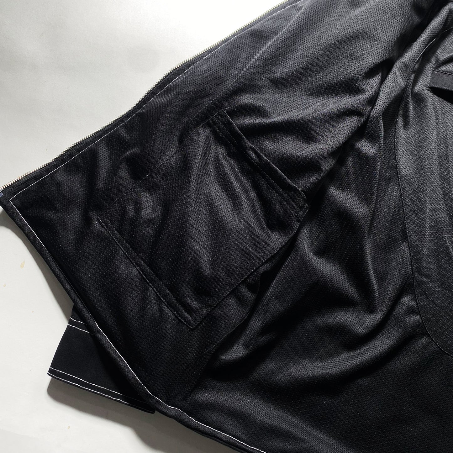 BUCCANEER WHITE FLAMES (PADDED READY) IN BASALT BLACK