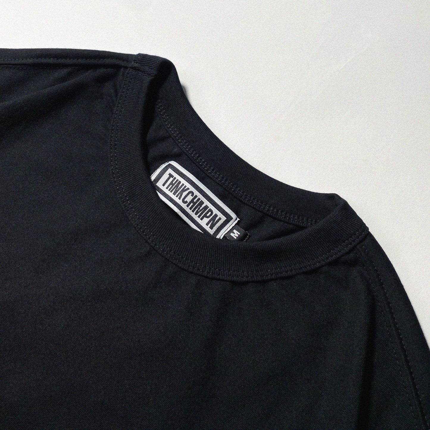 ICONIC PATCH | BOXY TEE IN BASALT BLACK
