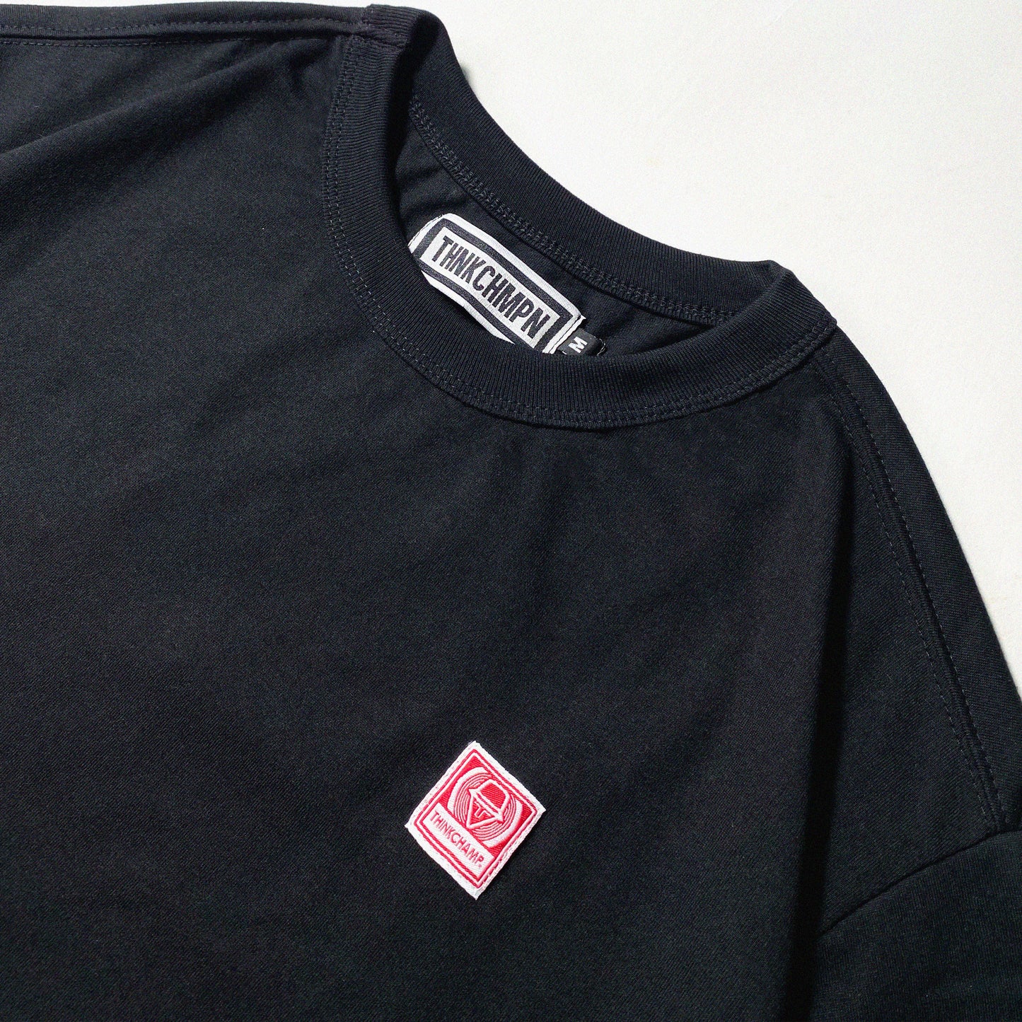 ICONIC PATCH | BOXY TEE IN BASALT BLACK
