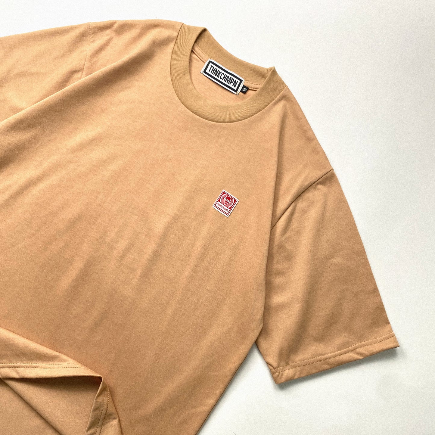 ICONIC PATCH | OVERSIZED TEE IN MOCHA