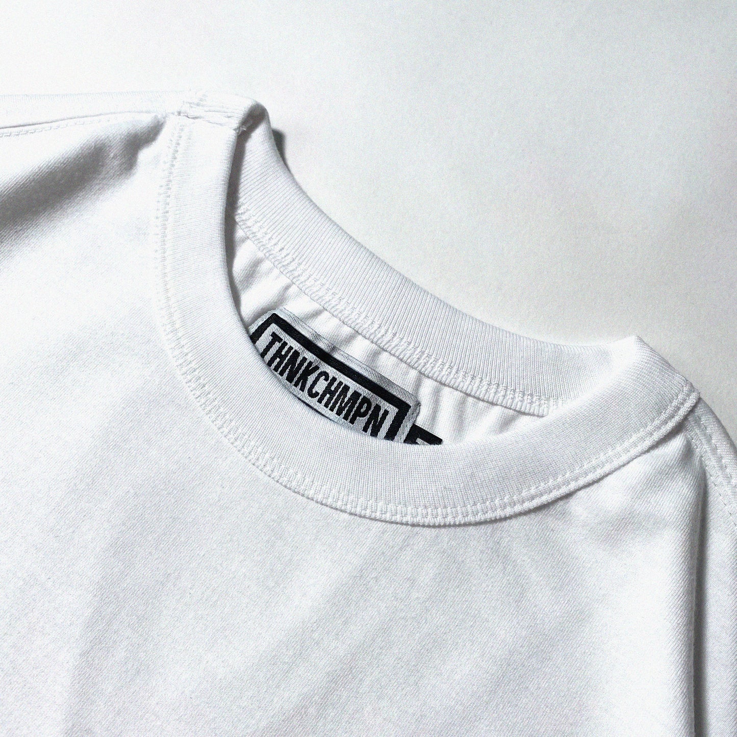 ICONIC PATCH | BOXY TEE IN WHITE