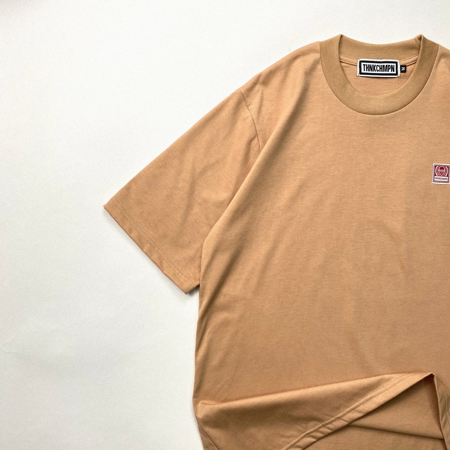 ICONIC PATCH | OVERSIZED TEE IN MOCHA