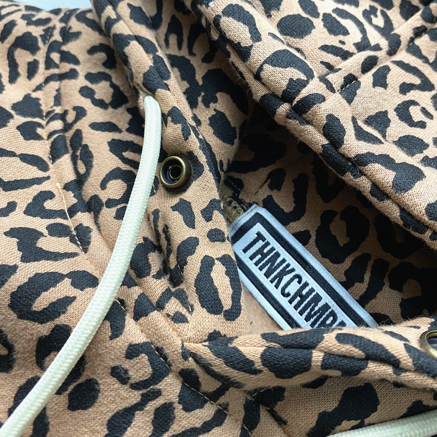 LEOPARD MARKING™ | OVERSIZED PULL OVER 3-POCKET HOODIE IN LATTE KHAKI
