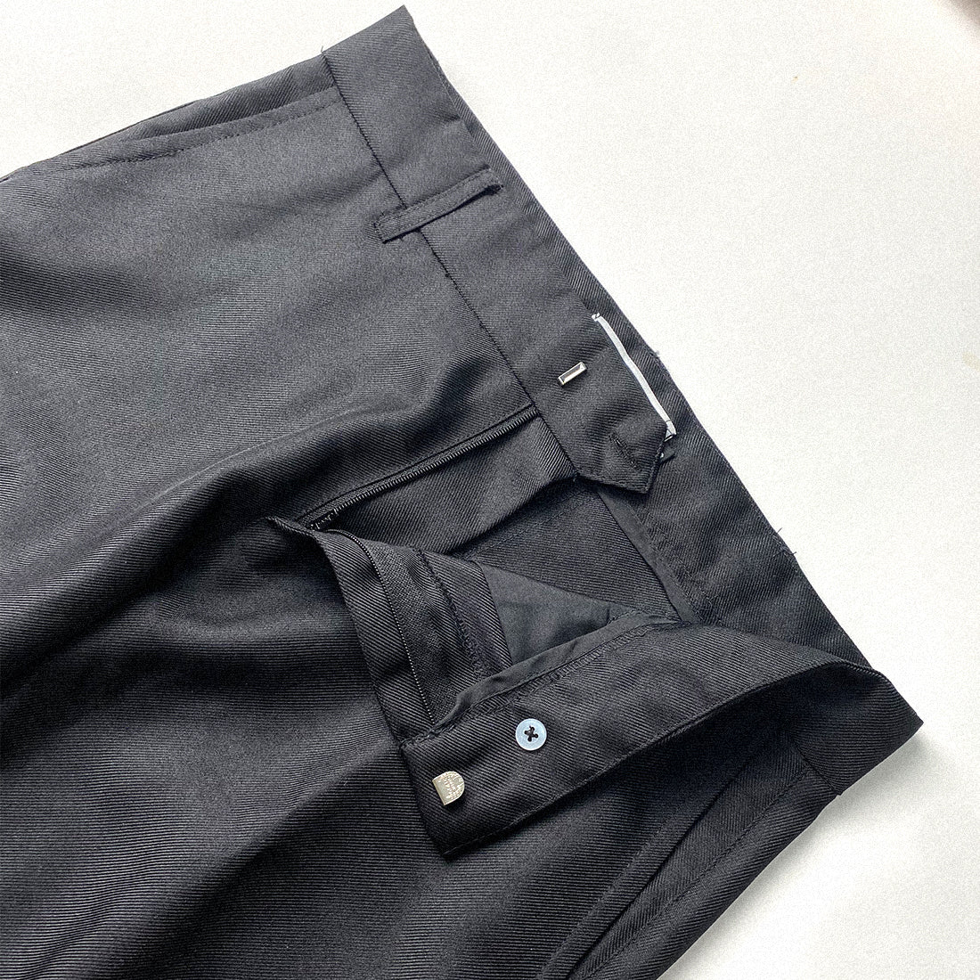 STRAIGHT TROUSERS IN BASALT BLACK