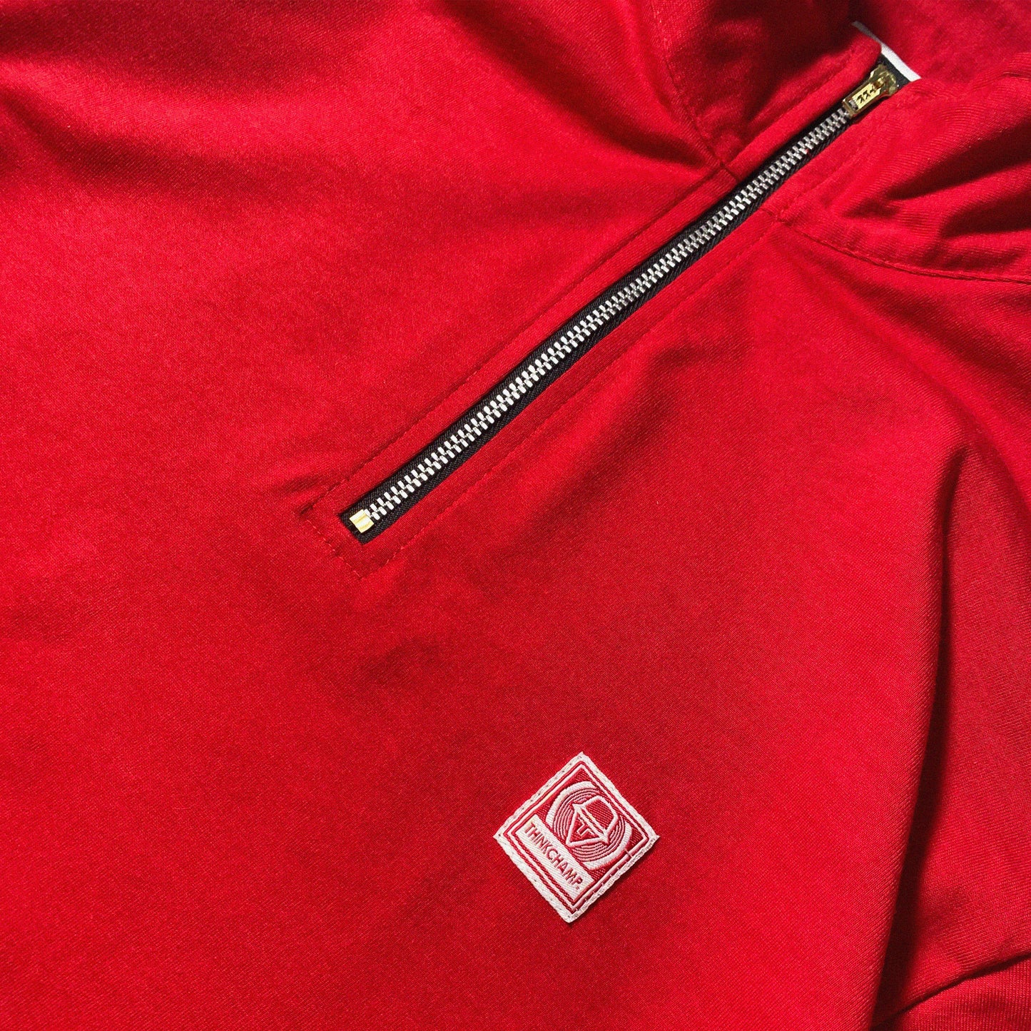 QUARTER ZIP L/S ICONIC PATCH | BOXY FIT IN RED