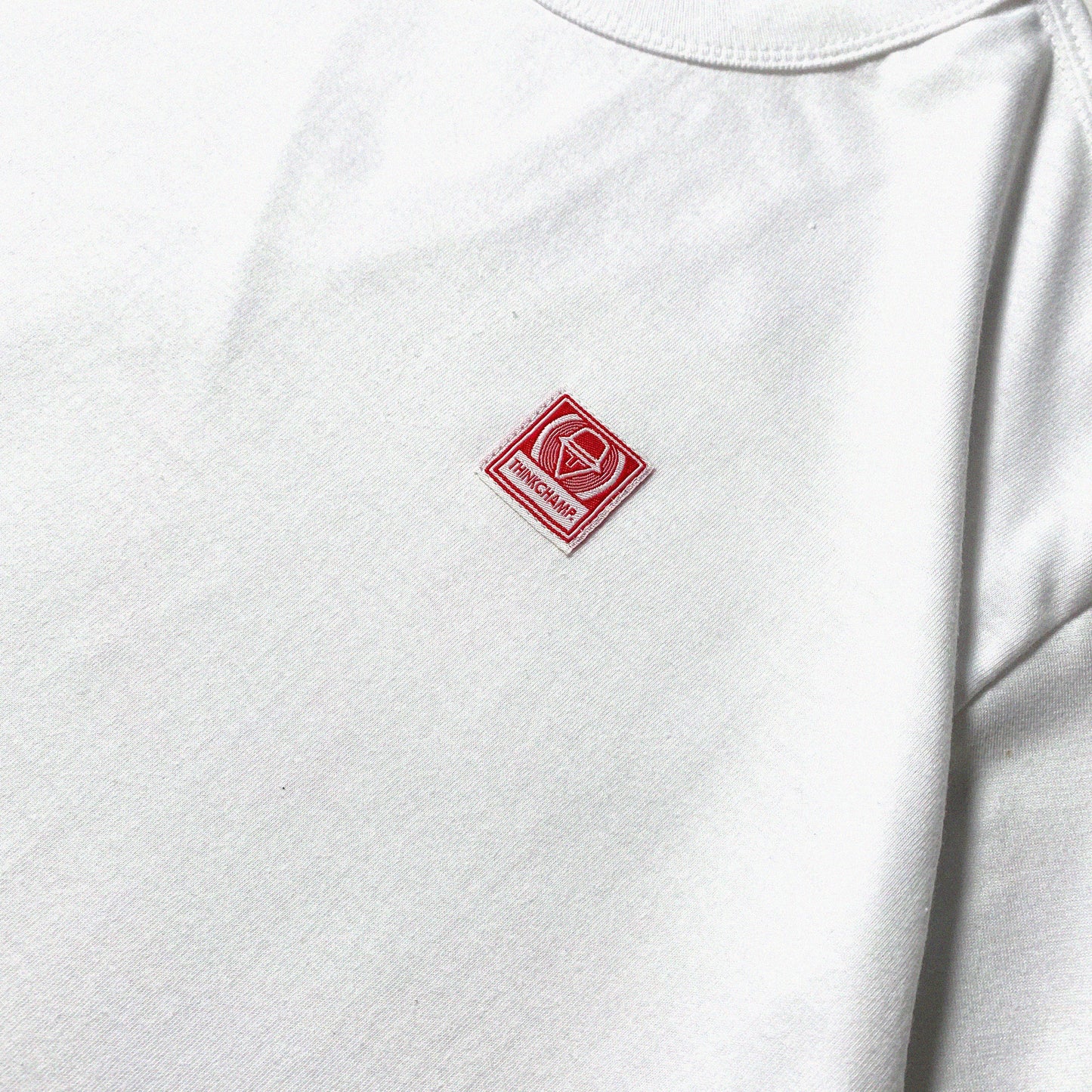 ICONIC PATCH | BOXY TEE IN WHITE