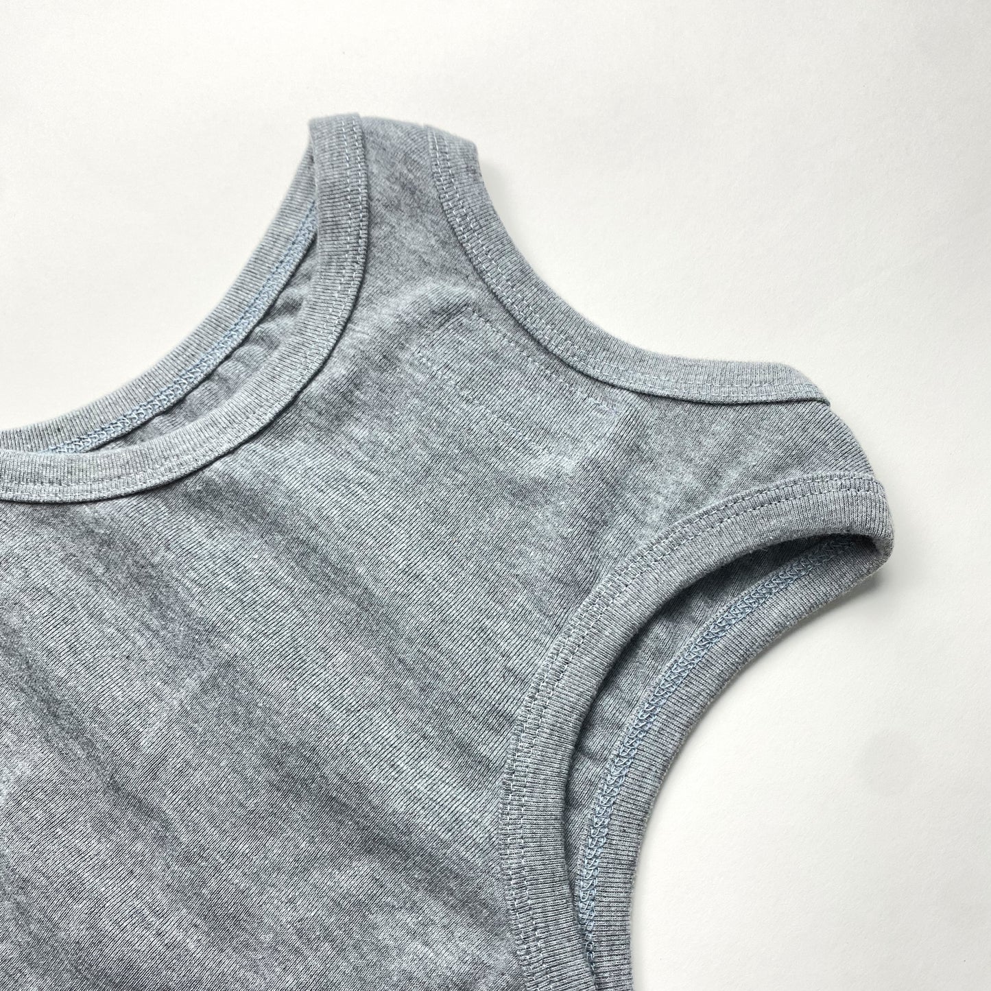 RIB TANK CROP TOP IN HEATHER GREY