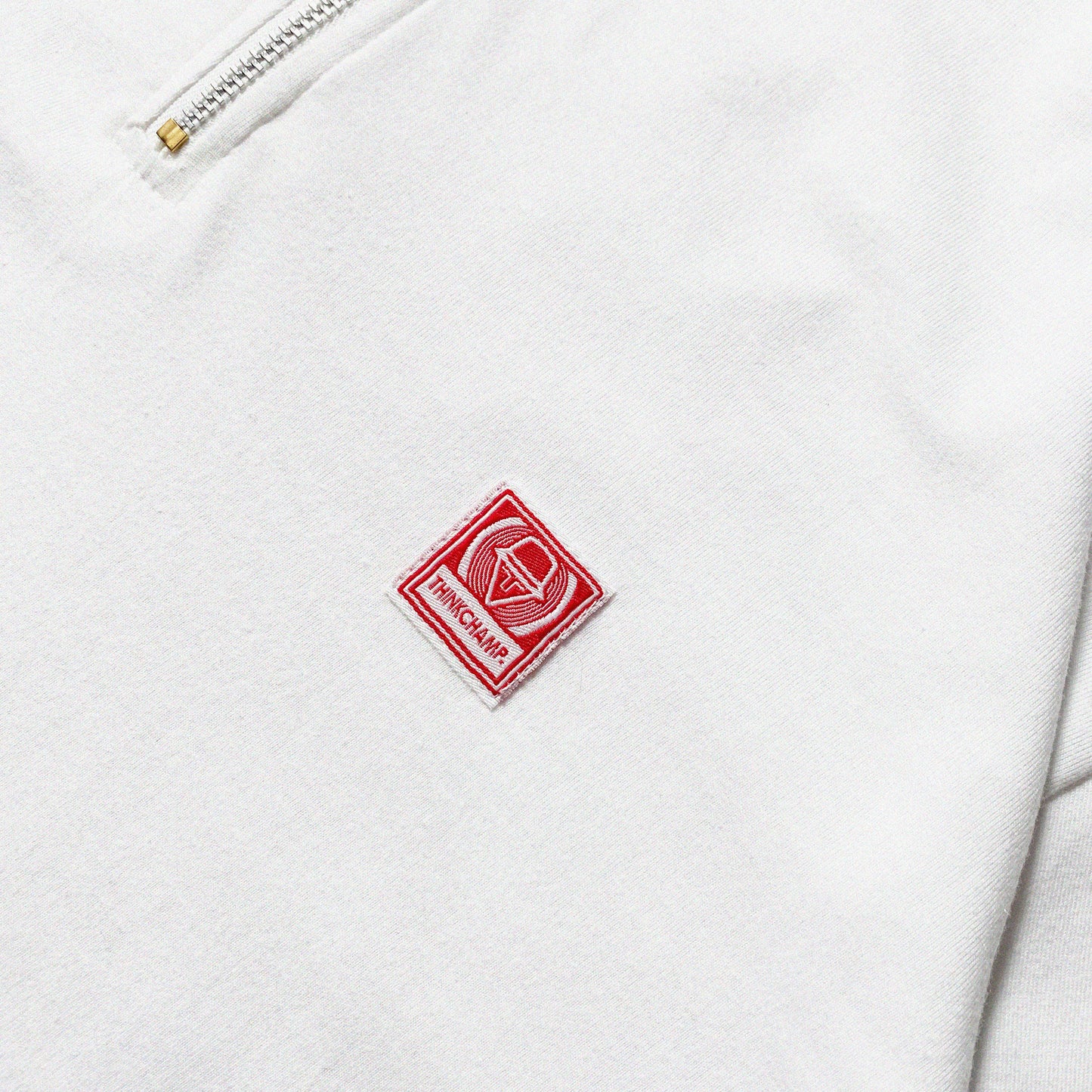 QUARTER ZIP ICONIC PATCH | BOXY FIT IN WHITE