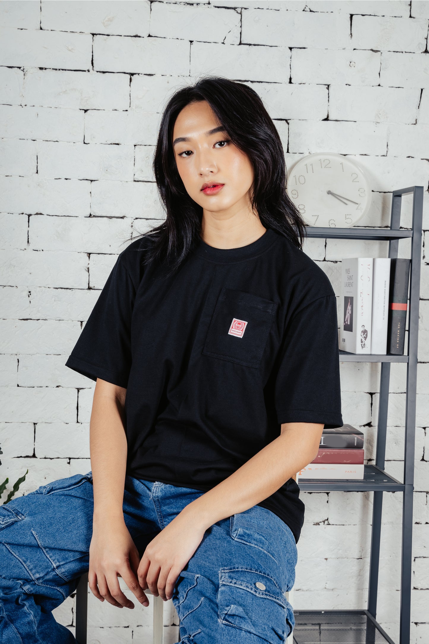 ICONIC POCKET TEE IN BLACK