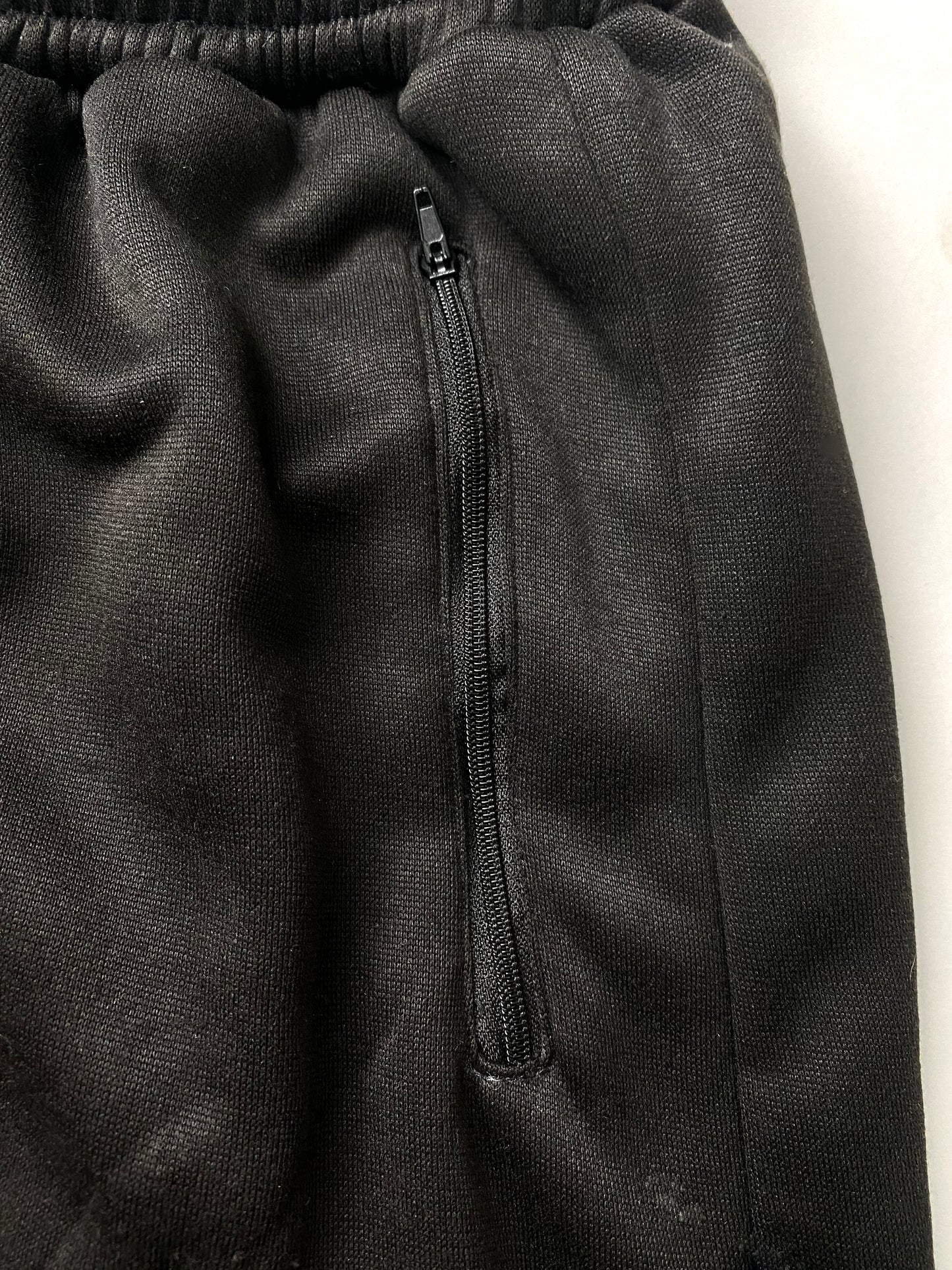 STRAIGHT-CUT SWEATPANTS IN BASALT BLACK