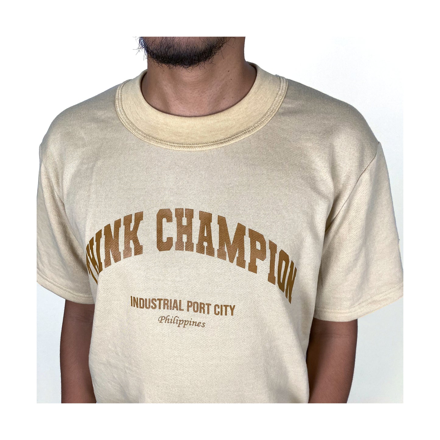 UNV SCRIPT ON SANSRIVAL | ELEVATED MOCK NECK | SHORT SLEEVE TEE