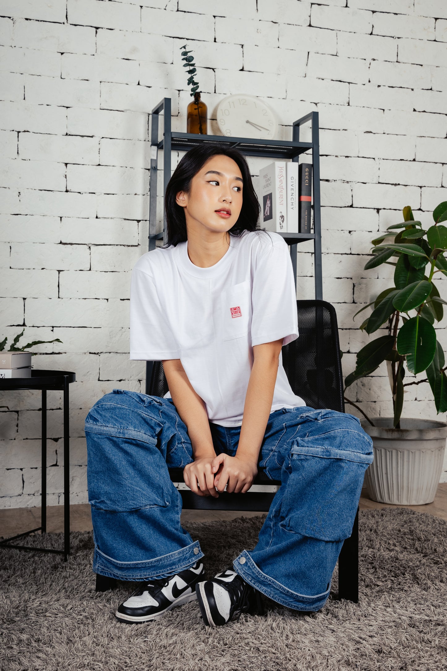ICONIC POCKET TEE IN WHITE