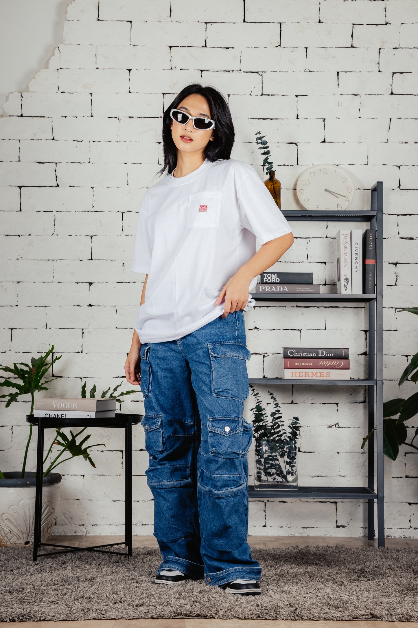ICONIC POCKET TEE IN WHITE