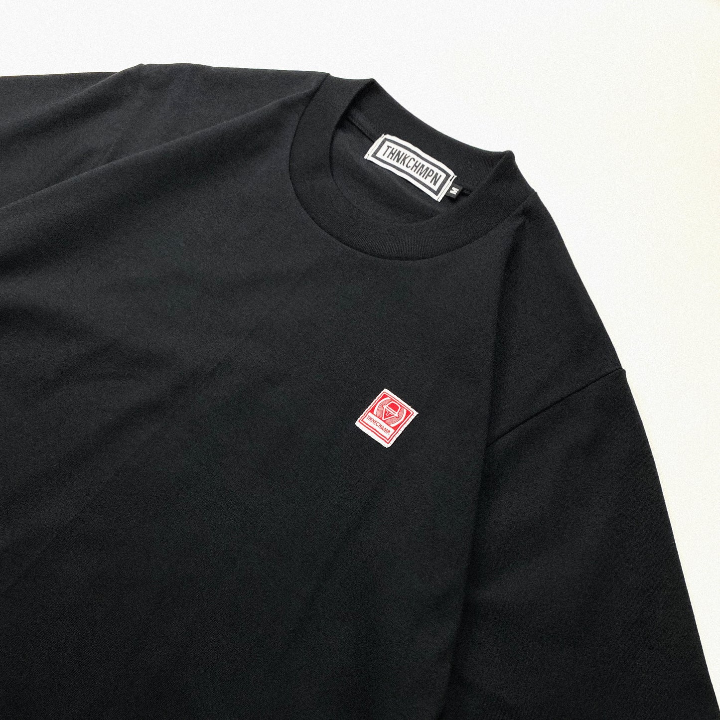 ICONIC PATCH | OVERSIZED TEE IN BASALT BLACK