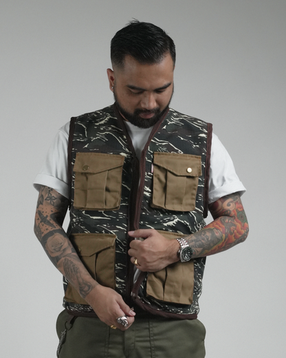 PATHFINDER REVERSIBLE UTILITY VEST IN SAND WHITE AND TIGER CAMOU COLORWAY
