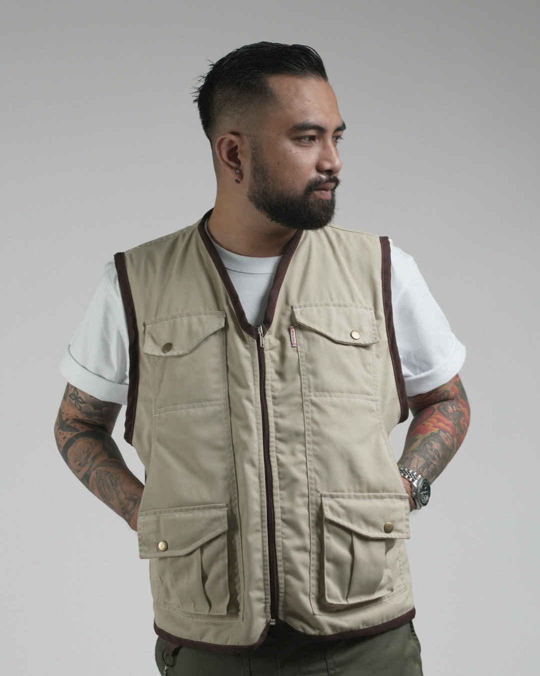 PATHFINDER REVERSIBLE UTILITY VEST IN SAND WHITE AND TIGER CAMOU COLORWAY