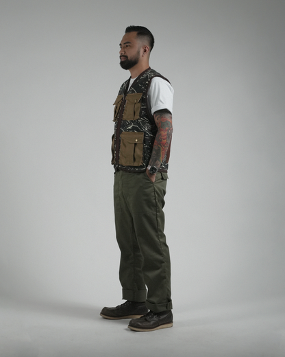 PATHFINDER REVERSIBLE UTILITY VEST IN SAND WHITE AND TIGER CAMOU COLORWAY
