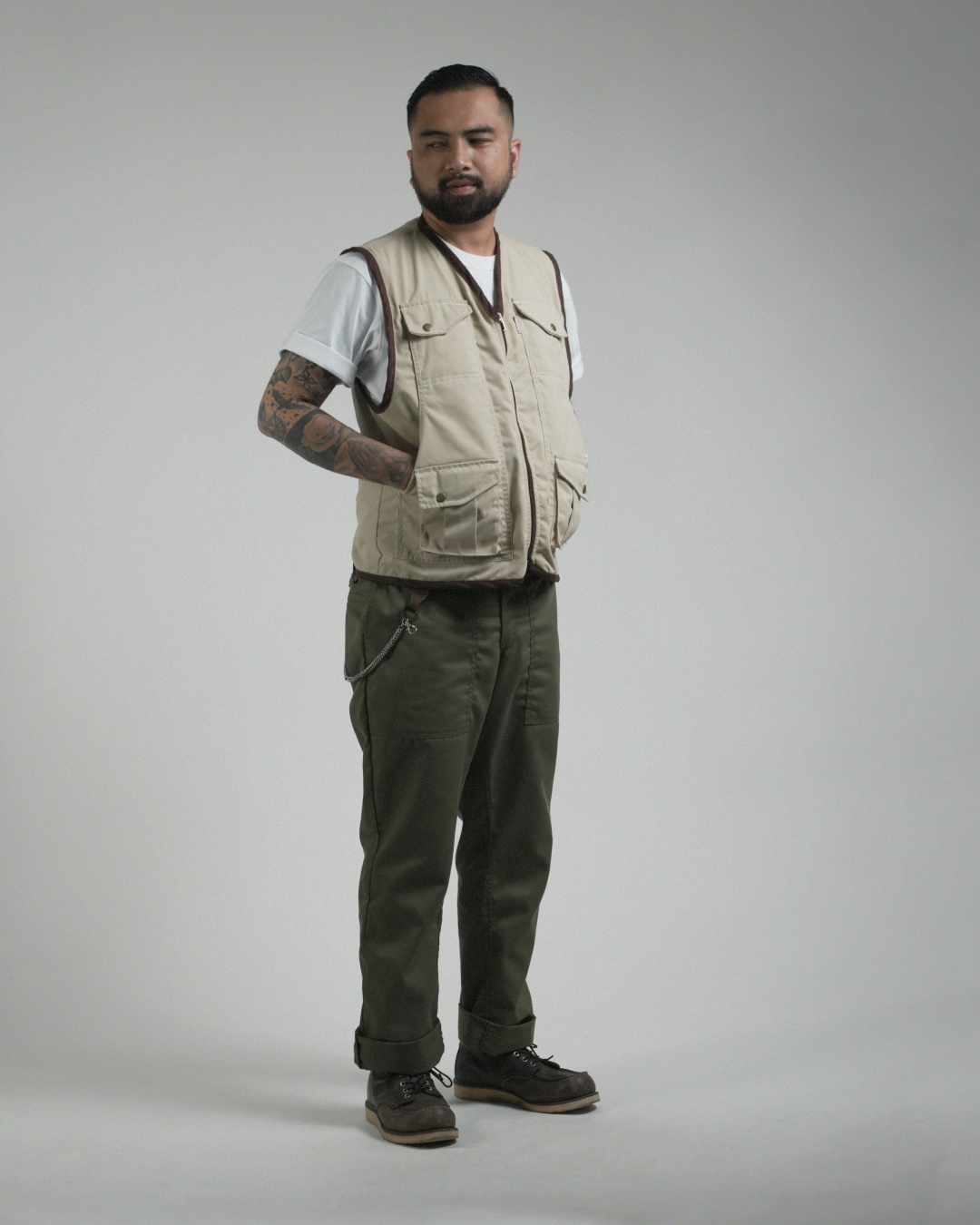 PATHFINDER REVERSIBLE UTILITY VEST IN SAND WHITE AND TIGER CAMOU COLORWAY