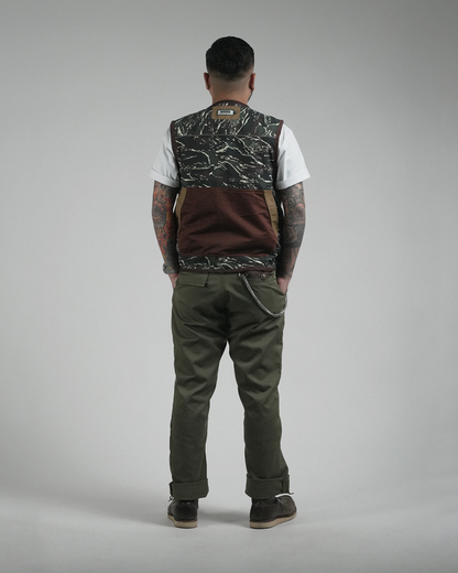 PATHFINDER REVERSIBLE UTILITY VEST IN SAND WHITE AND TIGER CAMOU COLORWAY