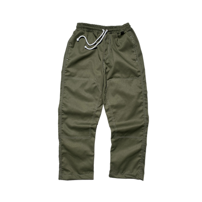 レイクグリーンの4ポケットダブルニーパンツ