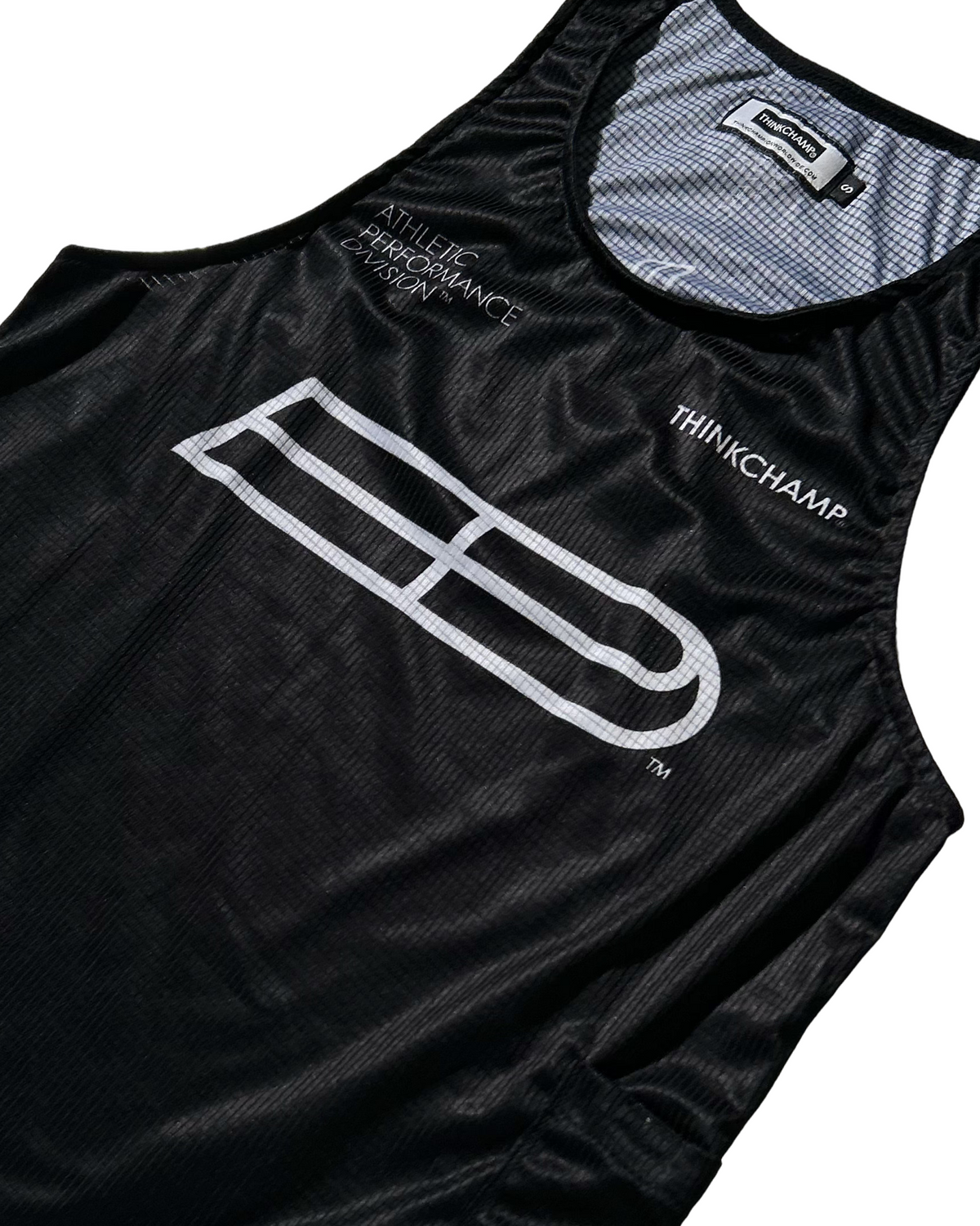 RACE SINGLET IN BASALT BLACK