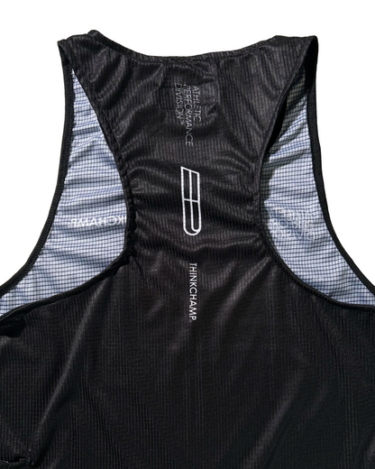 RACE SINGLET IN BASALT BLACK