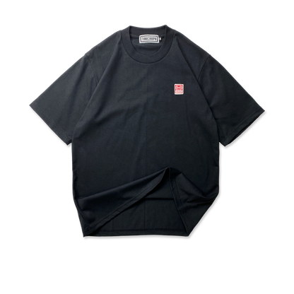 ICONIC PATCH | OVERSIZED TEE IN BASALT BLACK