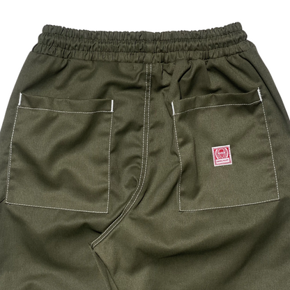 レイクグリーンの4ポケットダブルニーパンツ