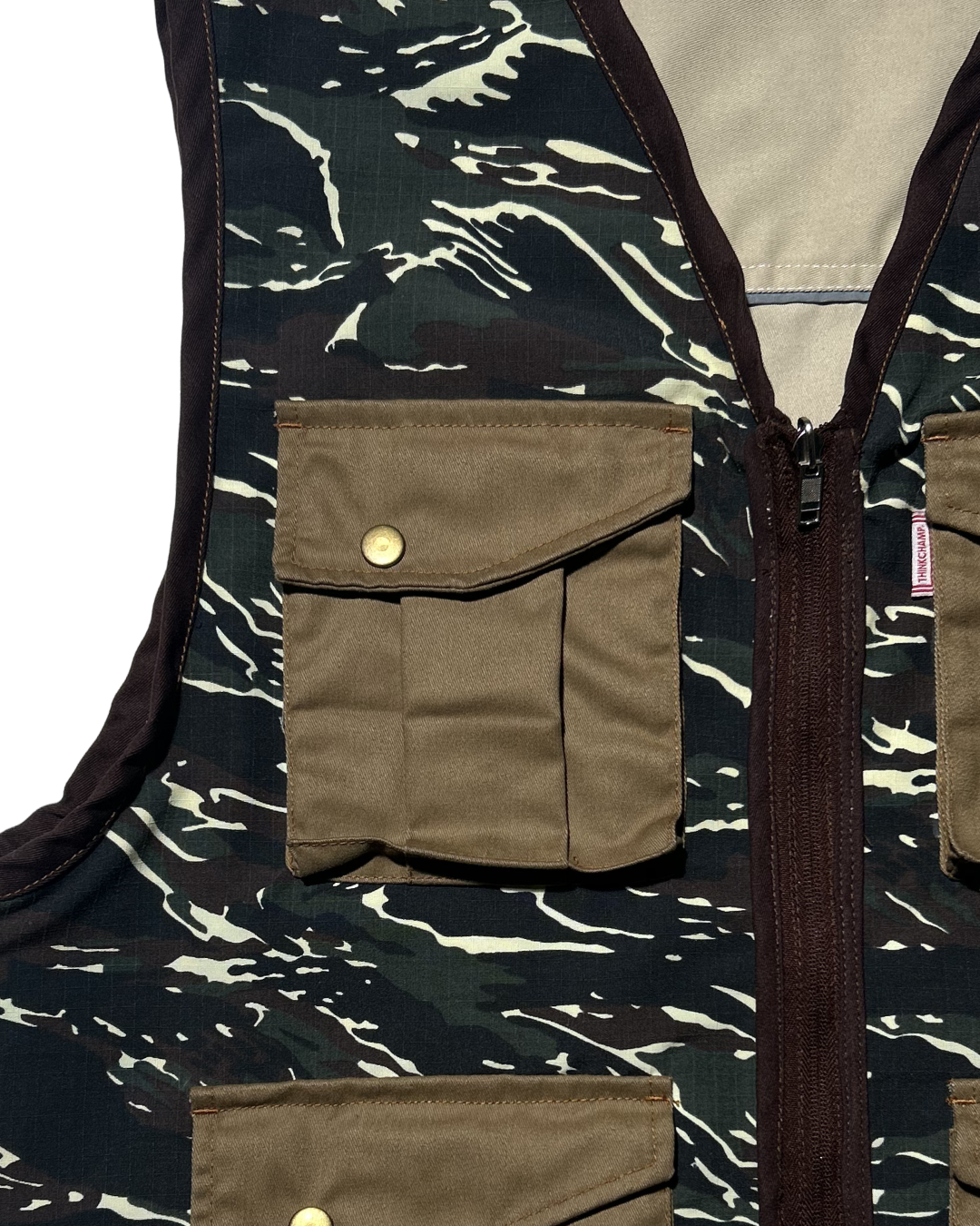 PATHFINDER REVERSIBLE UTILITY VEST IN SAND WHITE AND TIGER CAMOU COLORWAY
