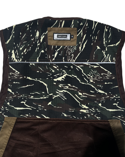 PATHFINDER REVERSIBLE UTILITY VEST IN SAND WHITE AND TIGER CAMOU COLORWAY