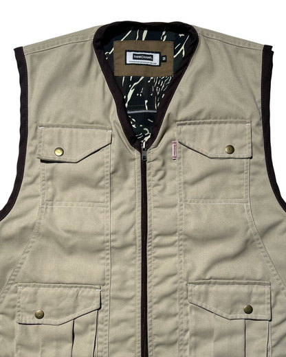 PATHFINDER REVERSIBLE UTILITY VEST IN SAND WHITE AND TIGER CAMOU COLORWAY