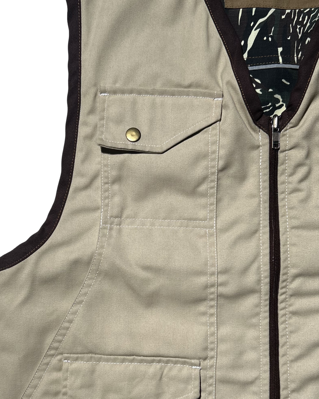 PATHFINDER REVERSIBLE UTILITY VEST IN SAND WHITE AND TIGER CAMOU COLORWAY