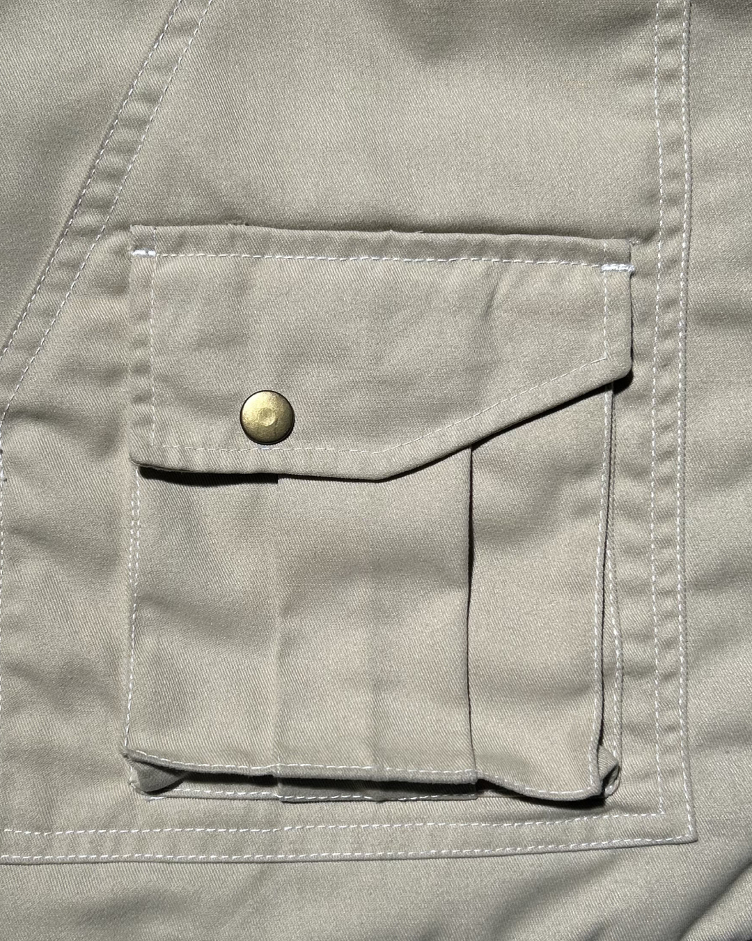 PATHFINDER REVERSIBLE UTILITY VEST IN SAND WHITE AND TIGER CAMOU COLORWAY